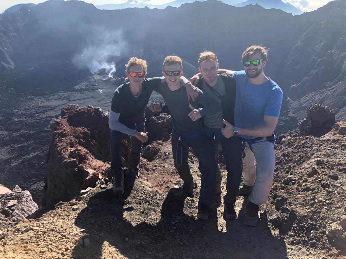 Thalia Homestay & Ijen Bromo Tour Banyuwangi  Dış mekan fotoğraf