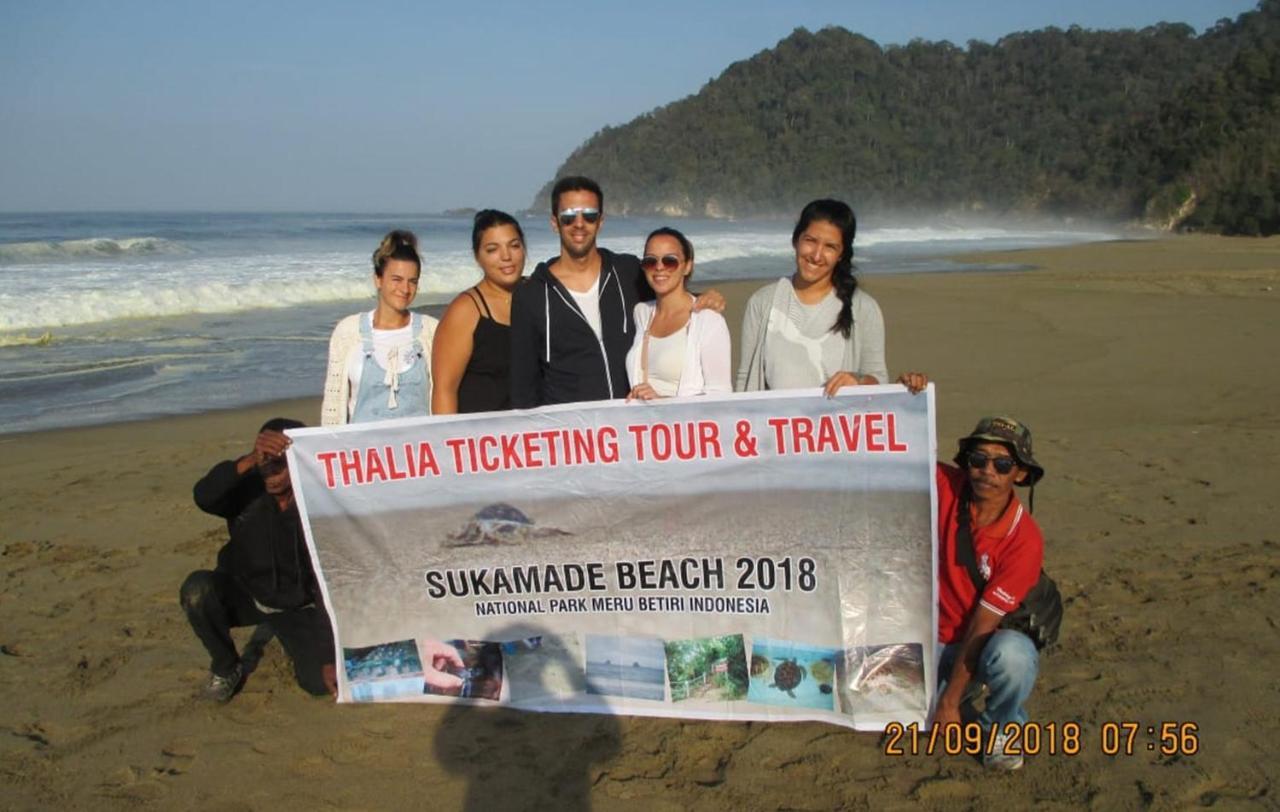 Thalia Homestay & Ijen Bromo Tour Banyuwangi  Dış mekan fotoğraf